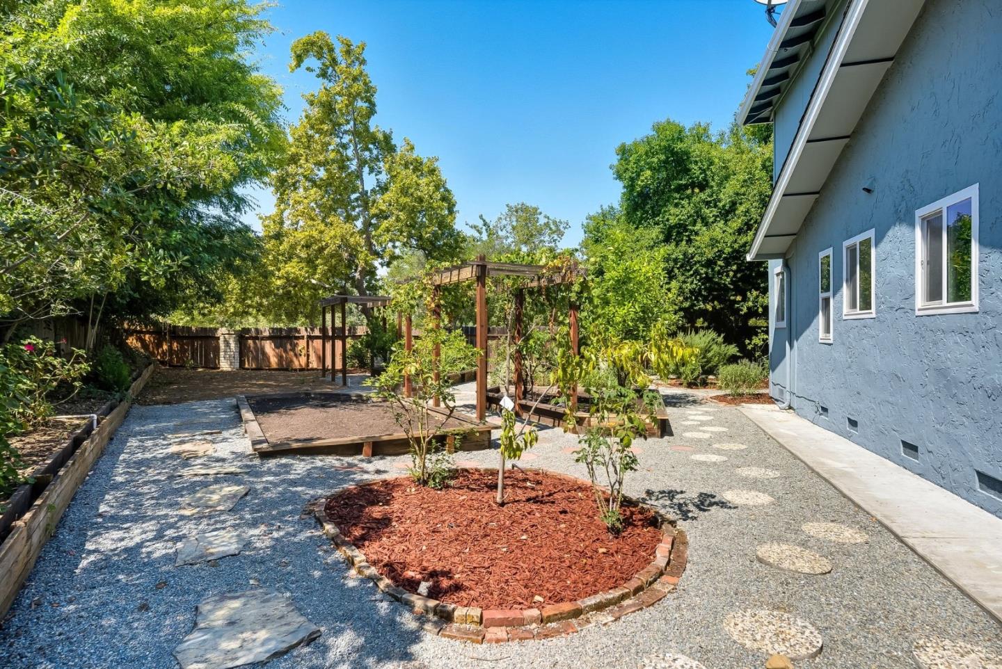 1423 Dot Court