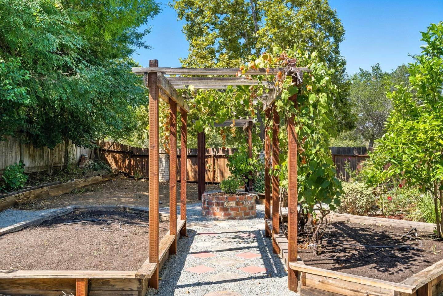 1423 Dot Court