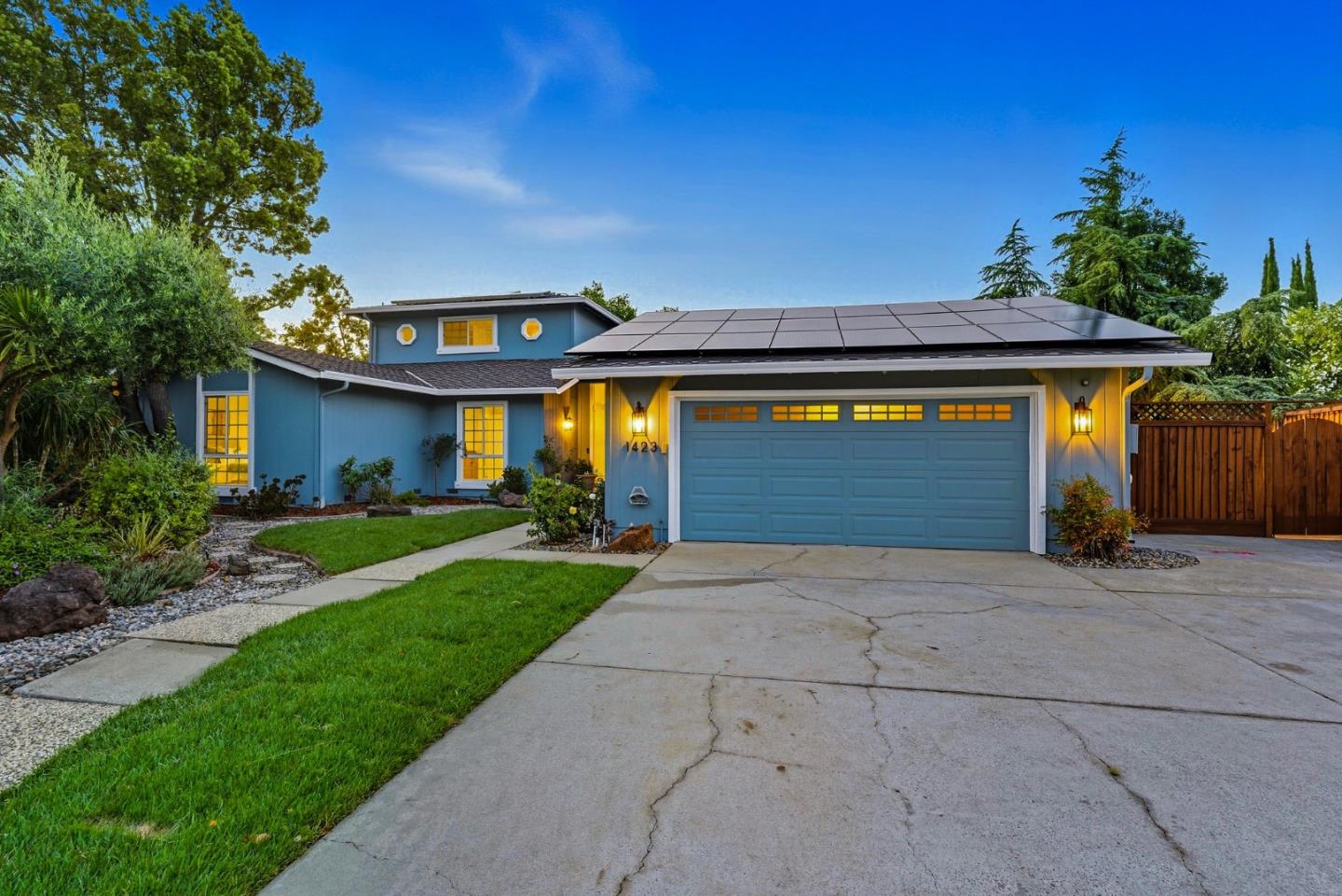 1423 Dot Court