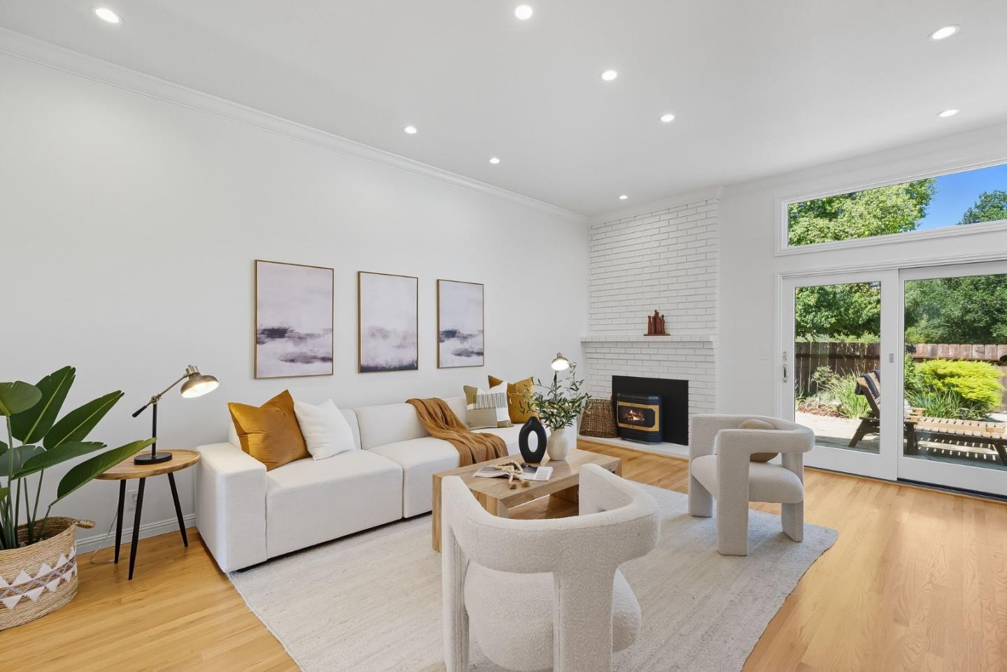 1423 Dot Court