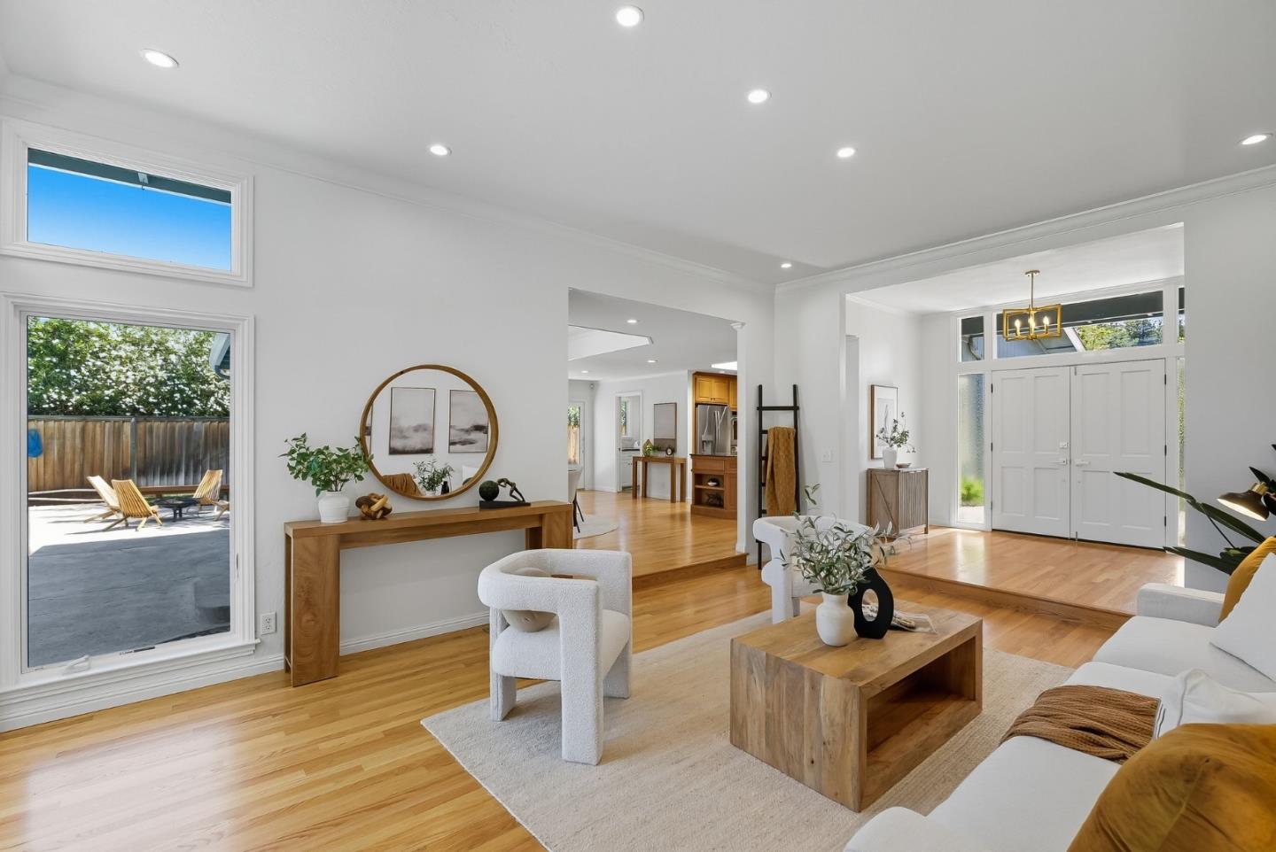 1423 Dot Court