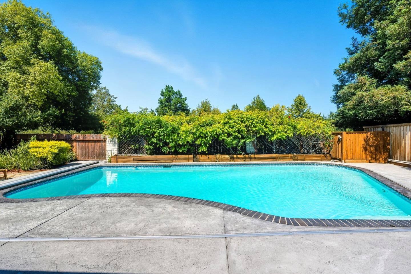 1423 Dot Court
