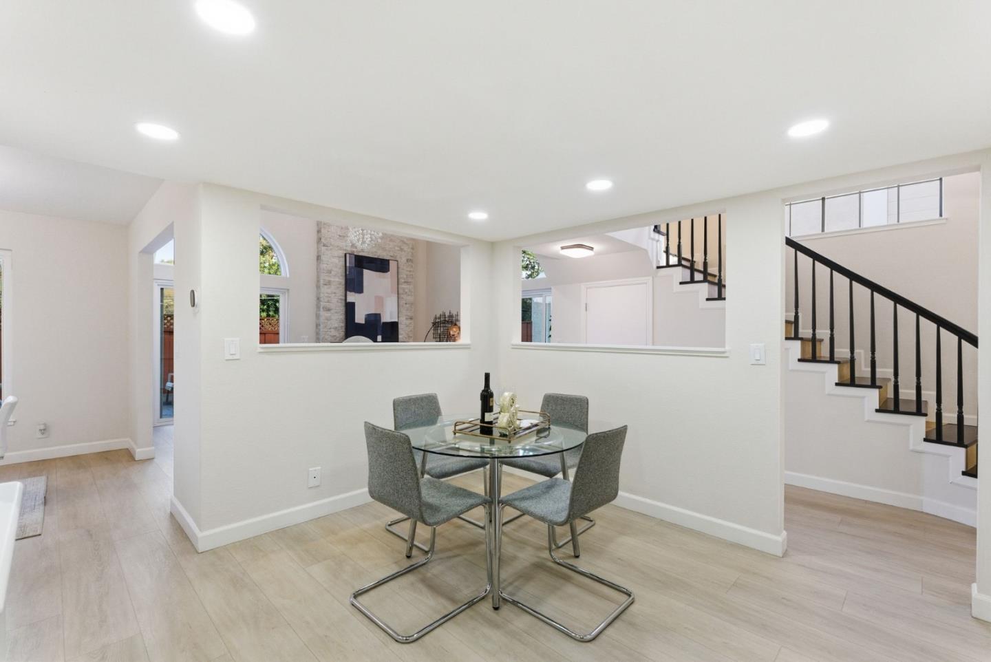 945 Oak Park