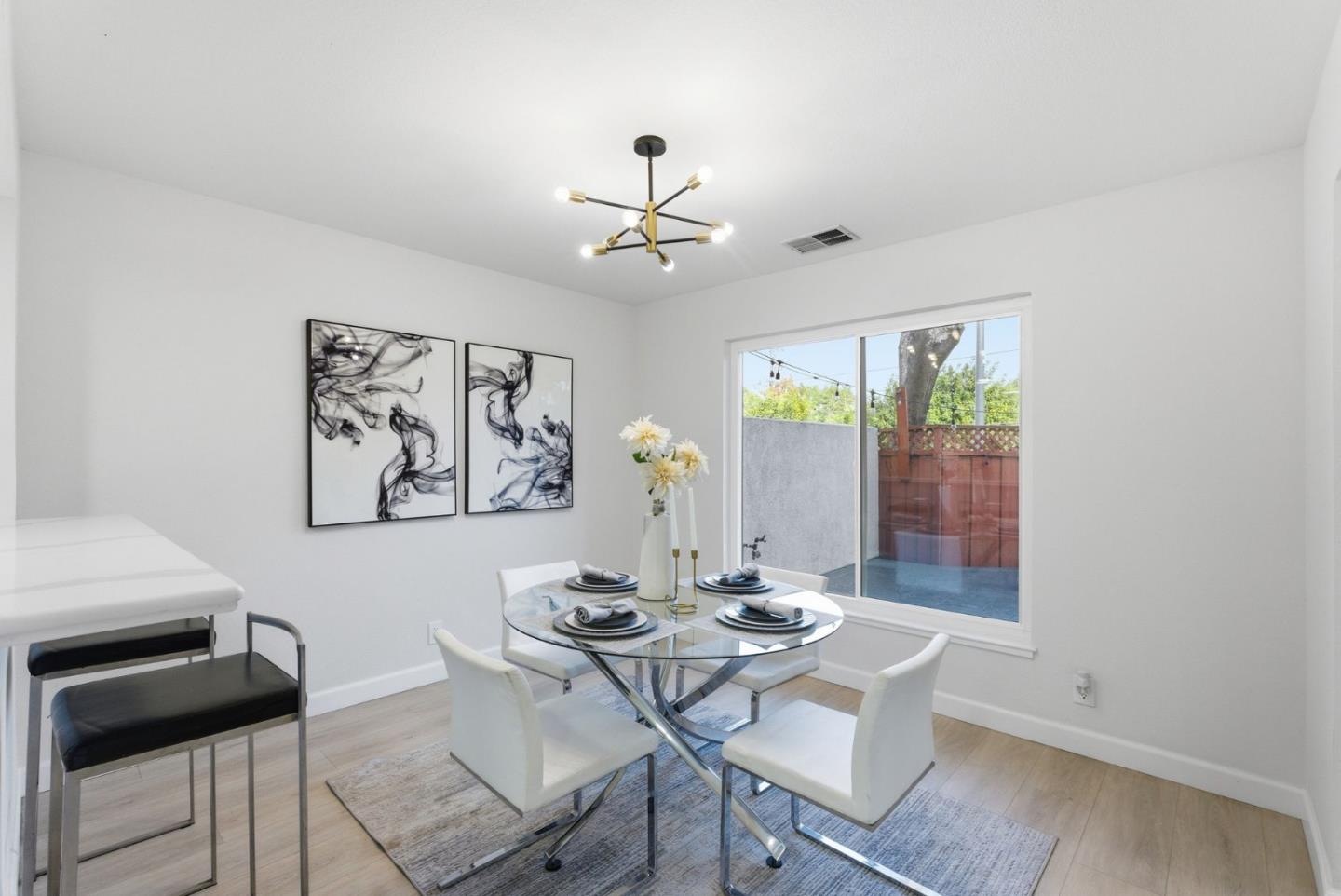 945 Oak Park