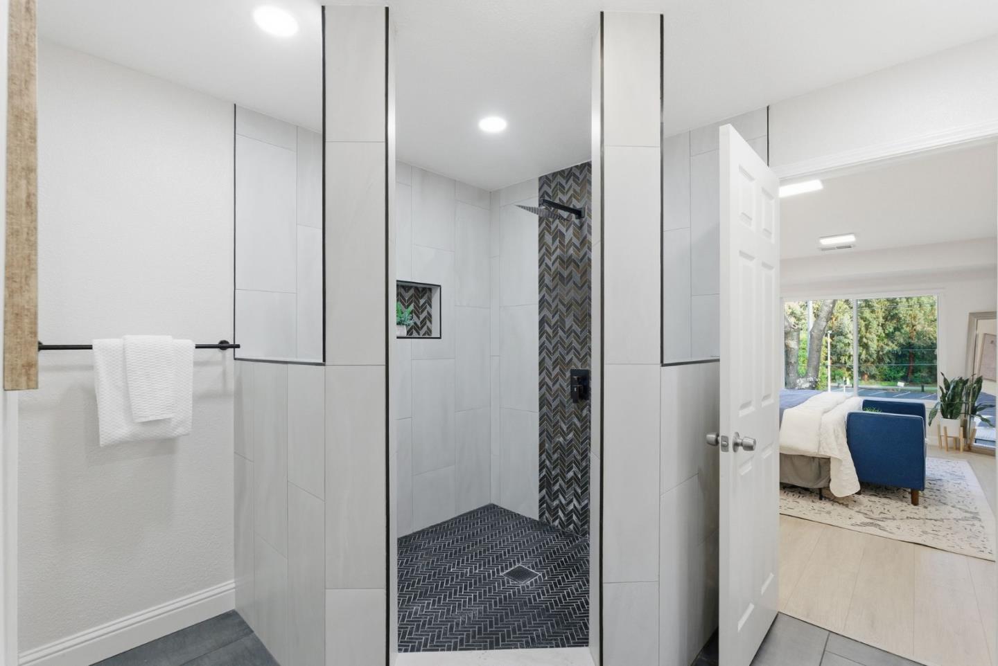 945 Oak Park