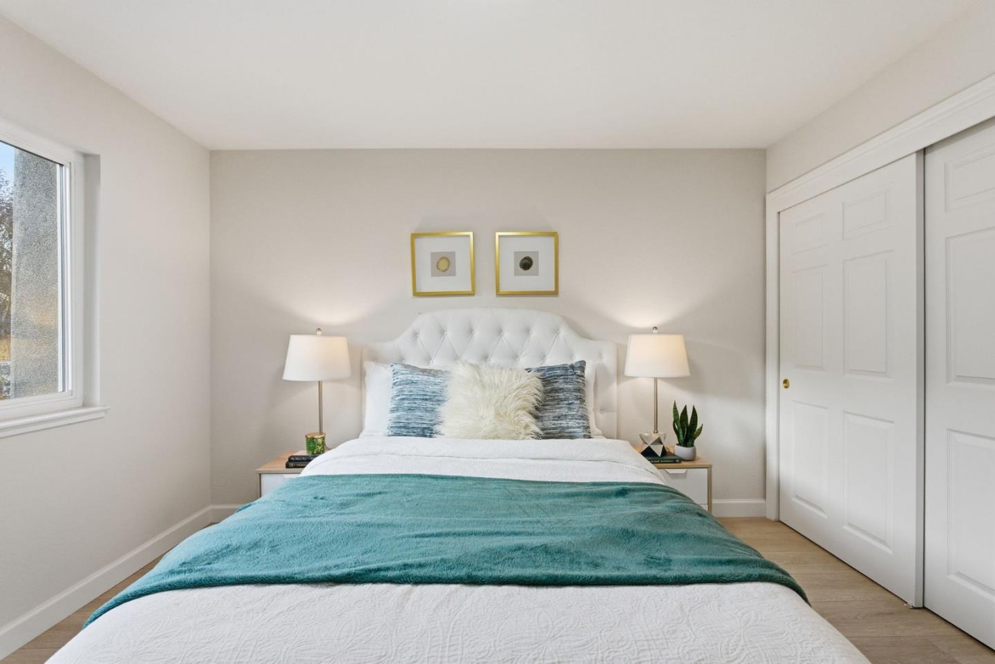 945 Oak Park