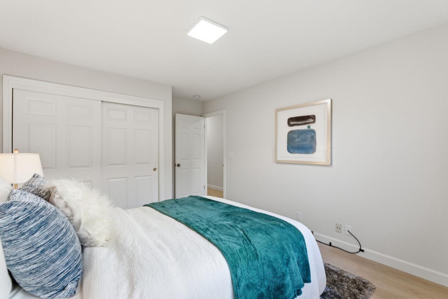 945 Oak Park