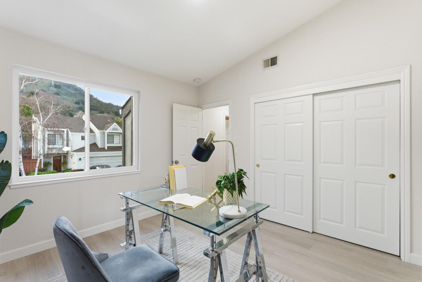 945 Oak Park