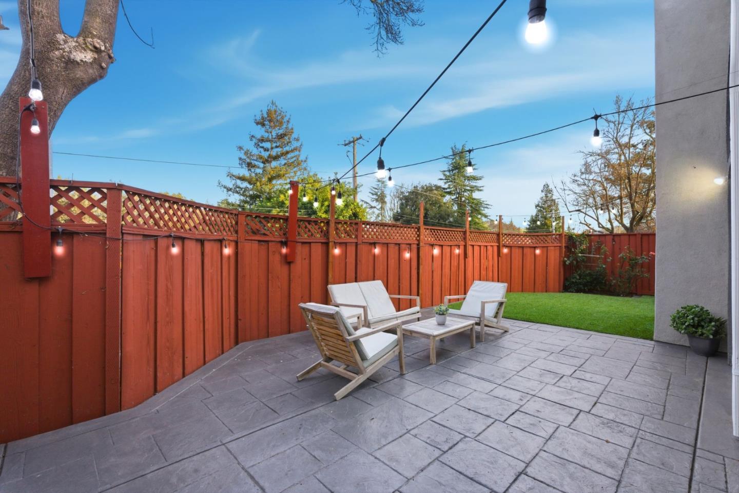 945 Oak Park