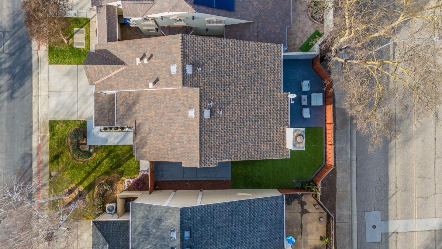 945 Oak Park