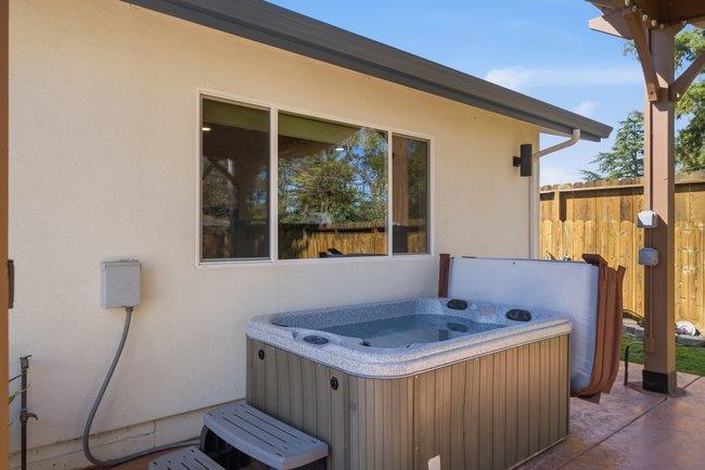 17881 Los Alamos Drive