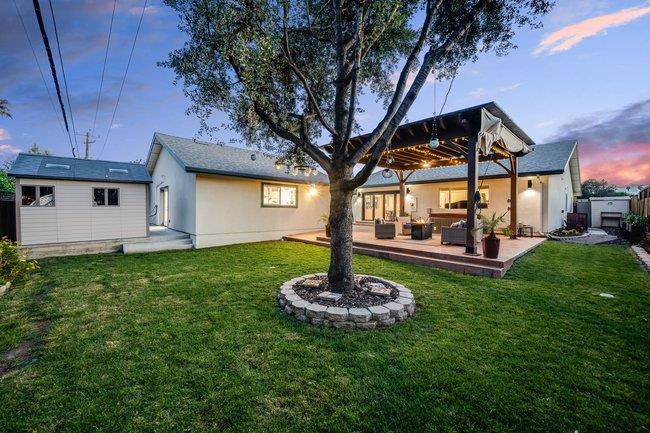 17881 Los Alamos Drive