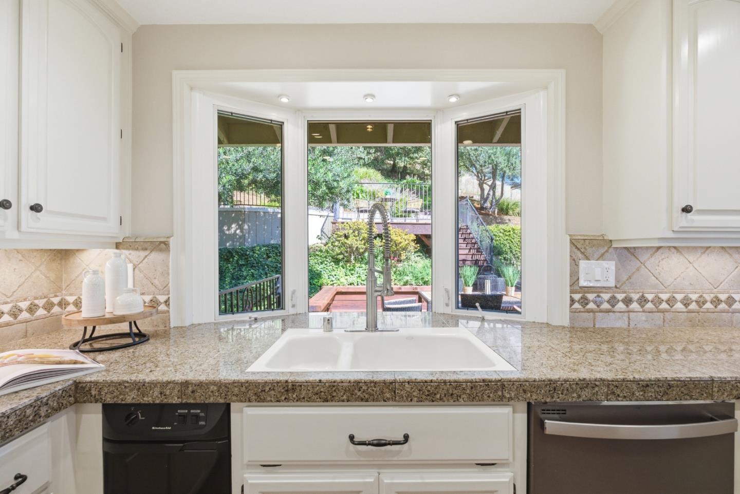 545 Bonnie View Court