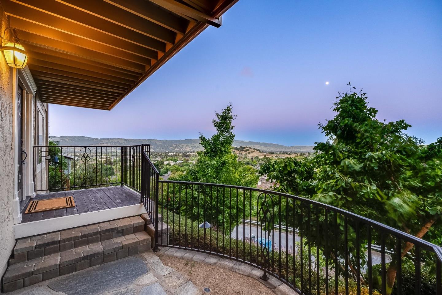 545 Bonnie View Court