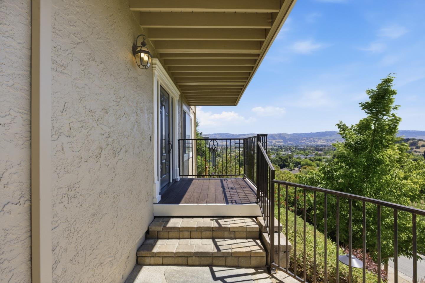 545 Bonnie View Court