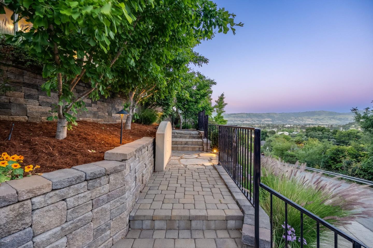 545 Bonnie View Court
