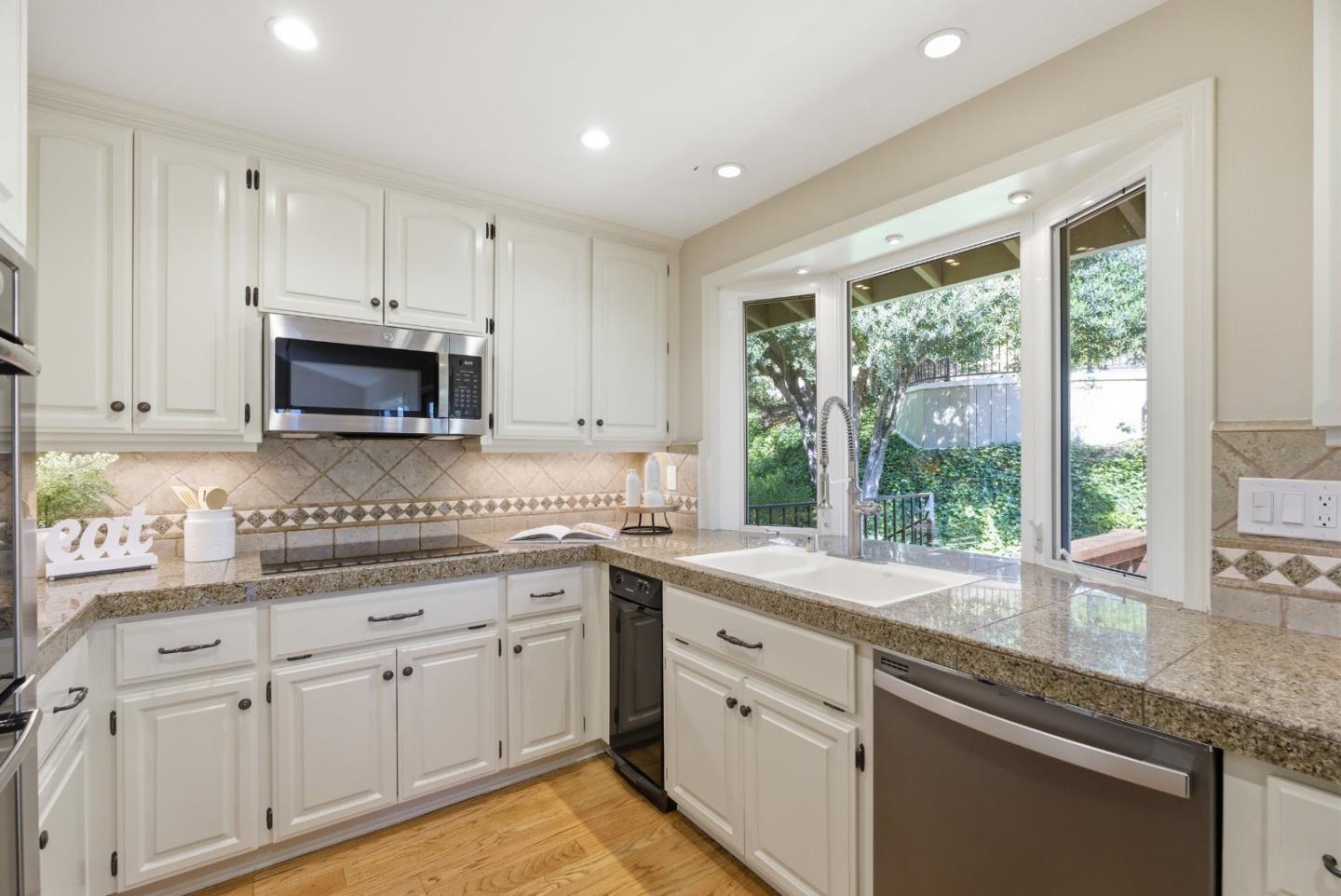 545 Bonnie View Court