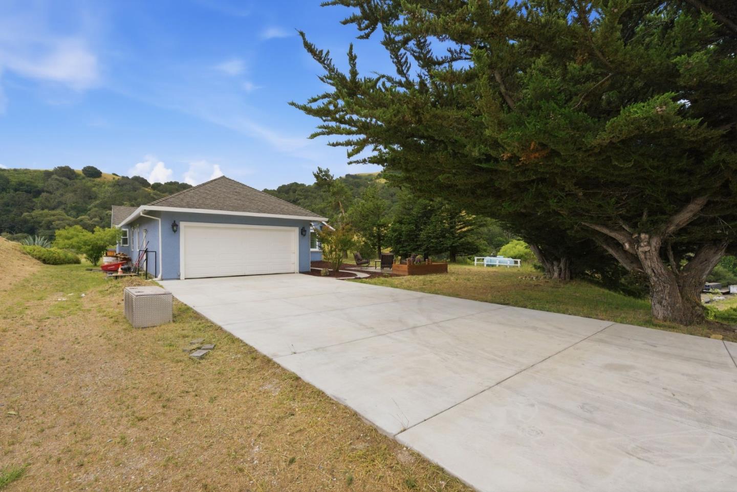 1584 Rocks Road