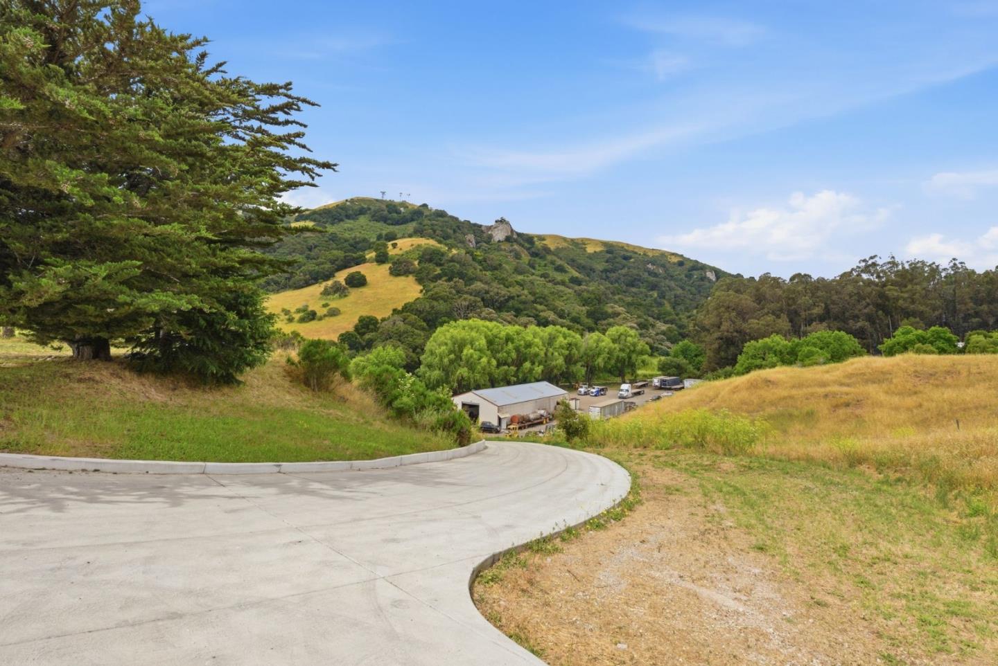 1584 Rocks Road