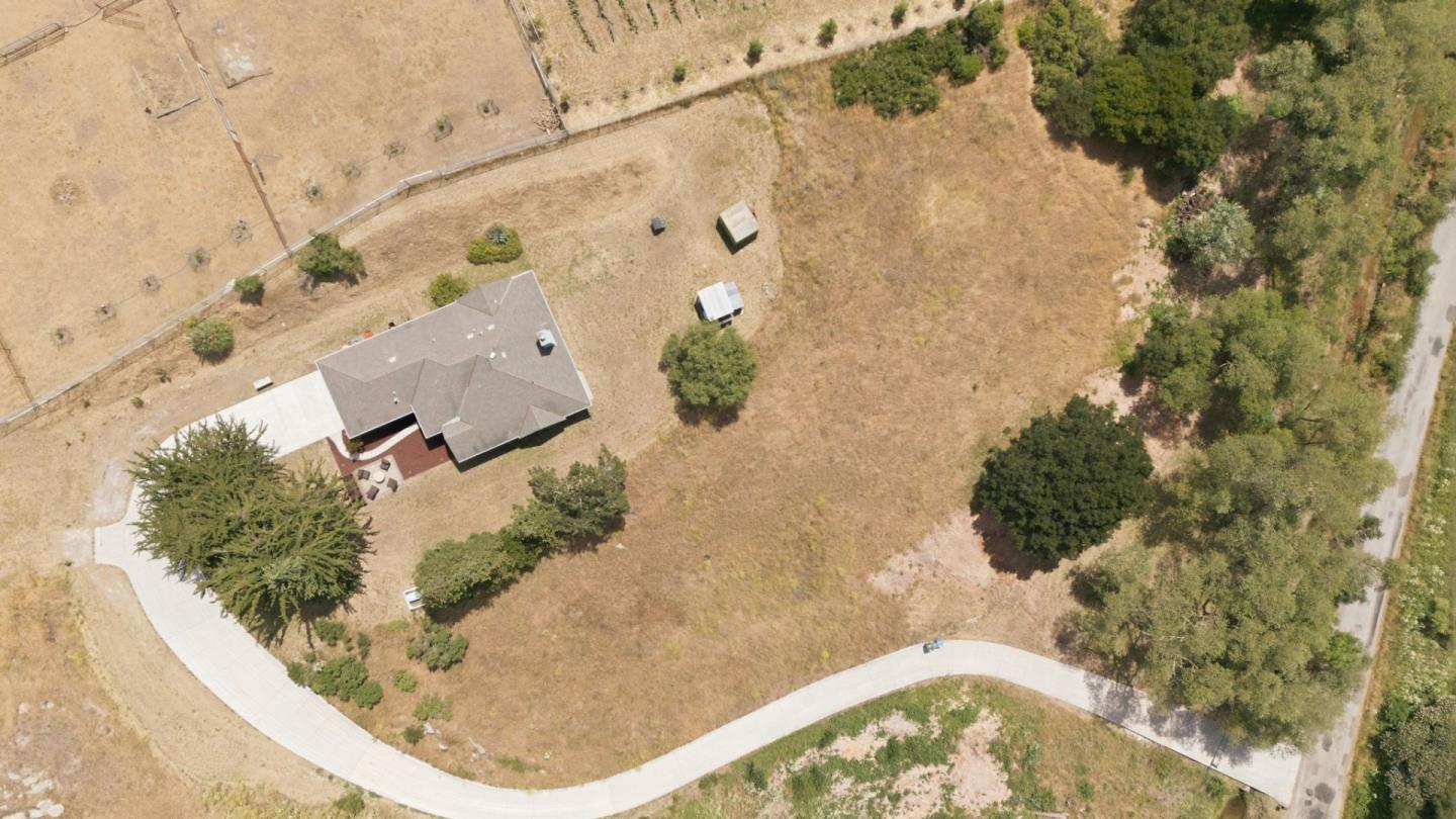 1584 Rocks Road