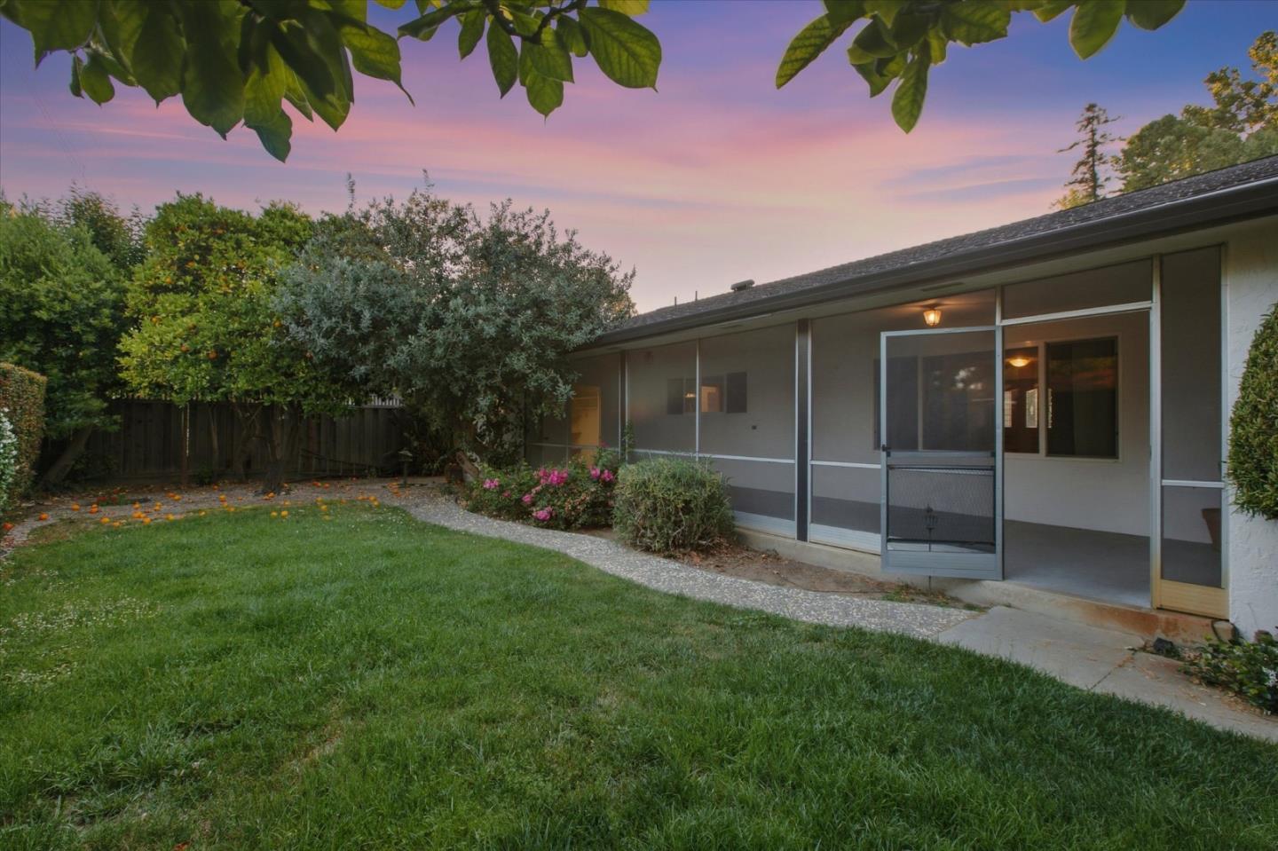 1274 Norval Way