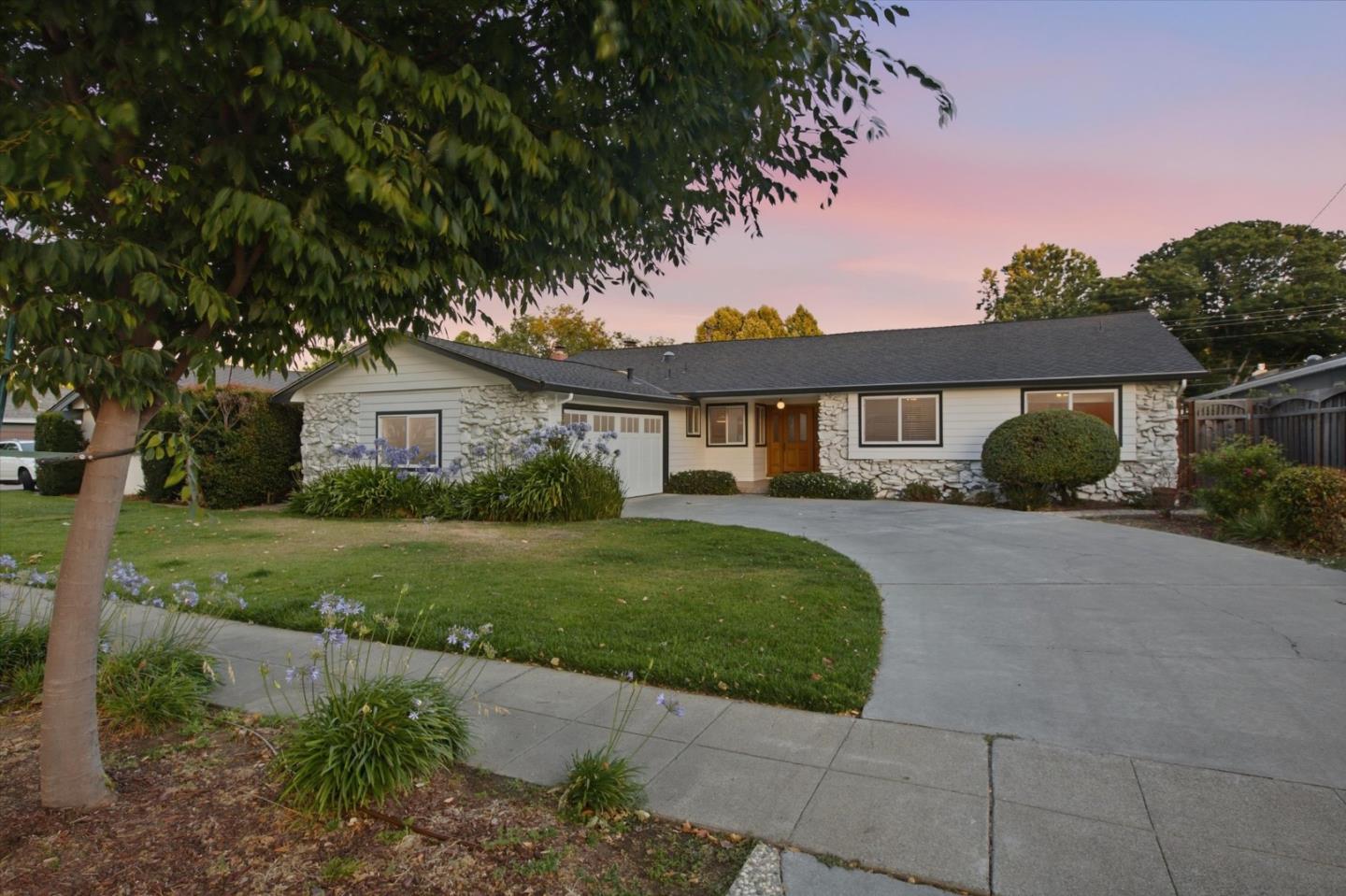 1274 Norval Way