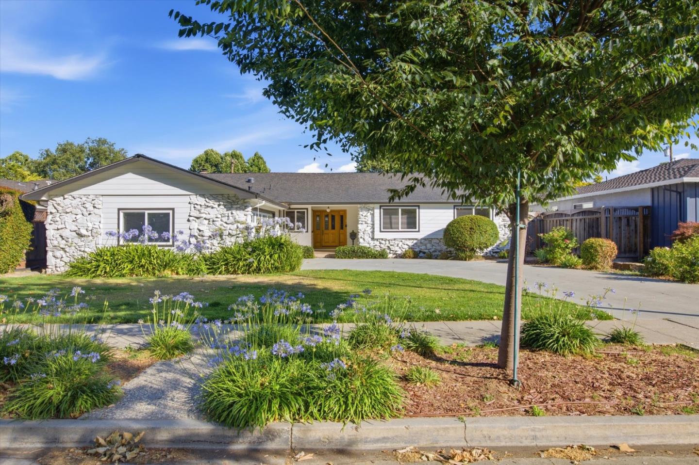 1274 Norval Way