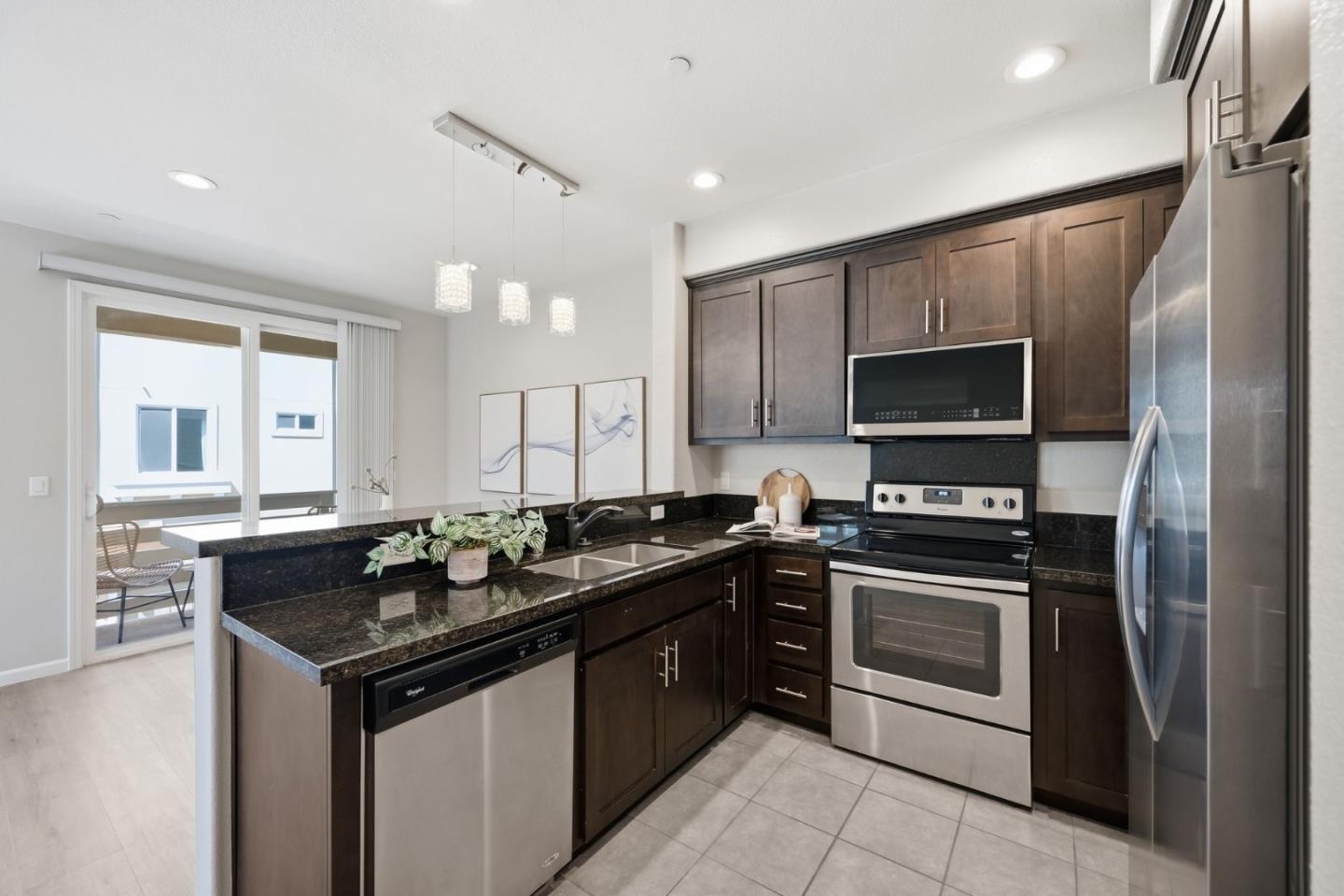 156 Lewis LN