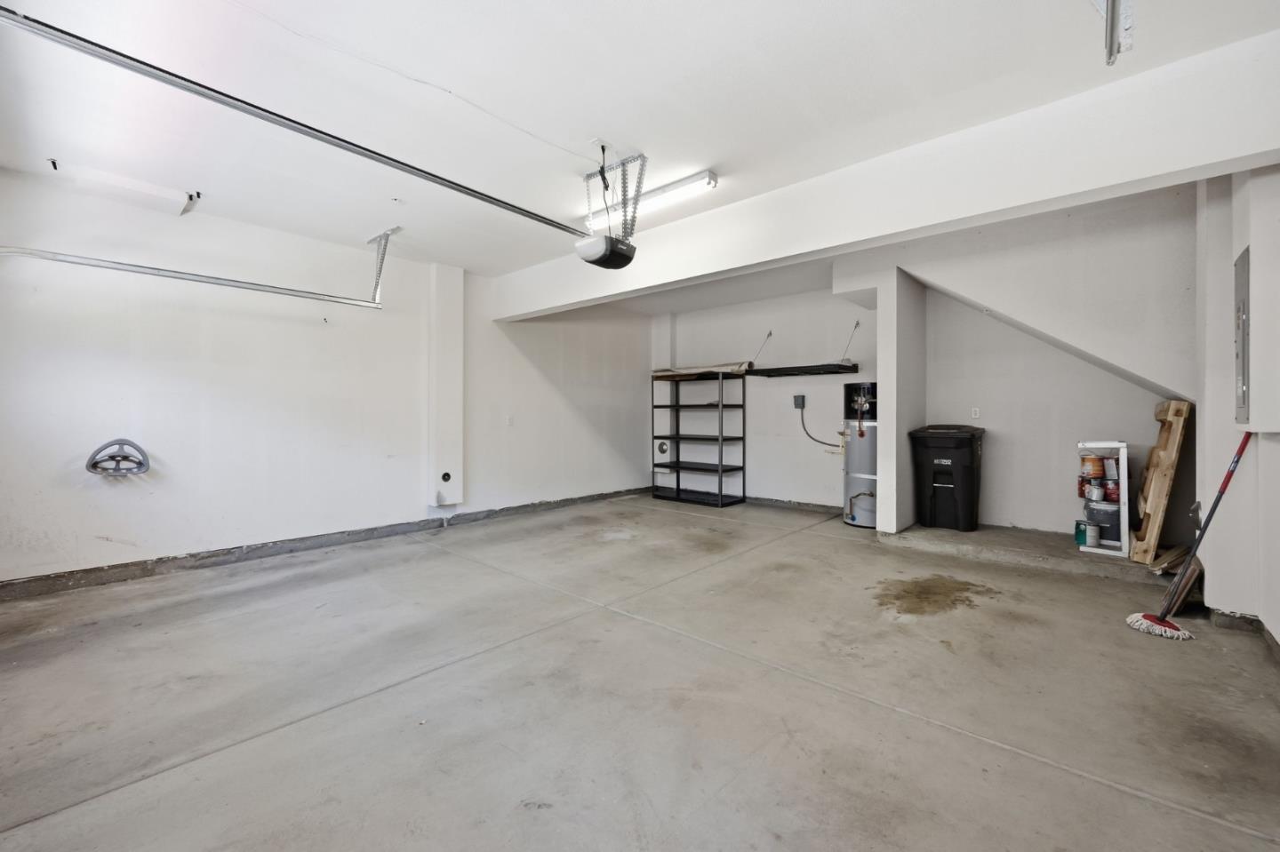 156 Lewis LN