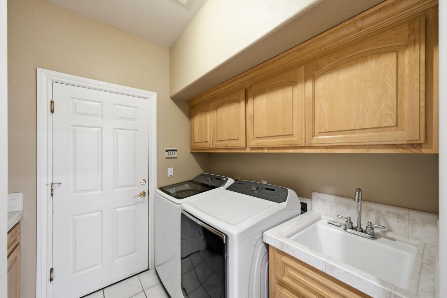 8411 Goldenrod CIR