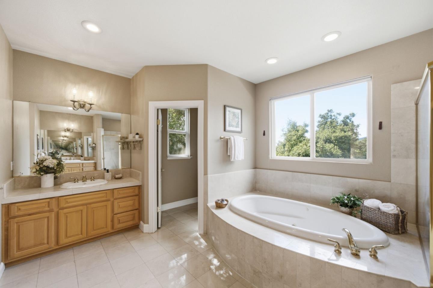 8411 Goldenrod CIR