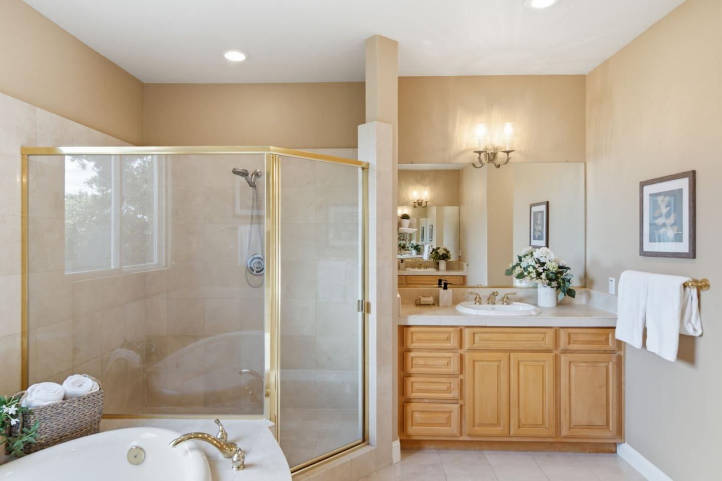 8411 Goldenrod CIR