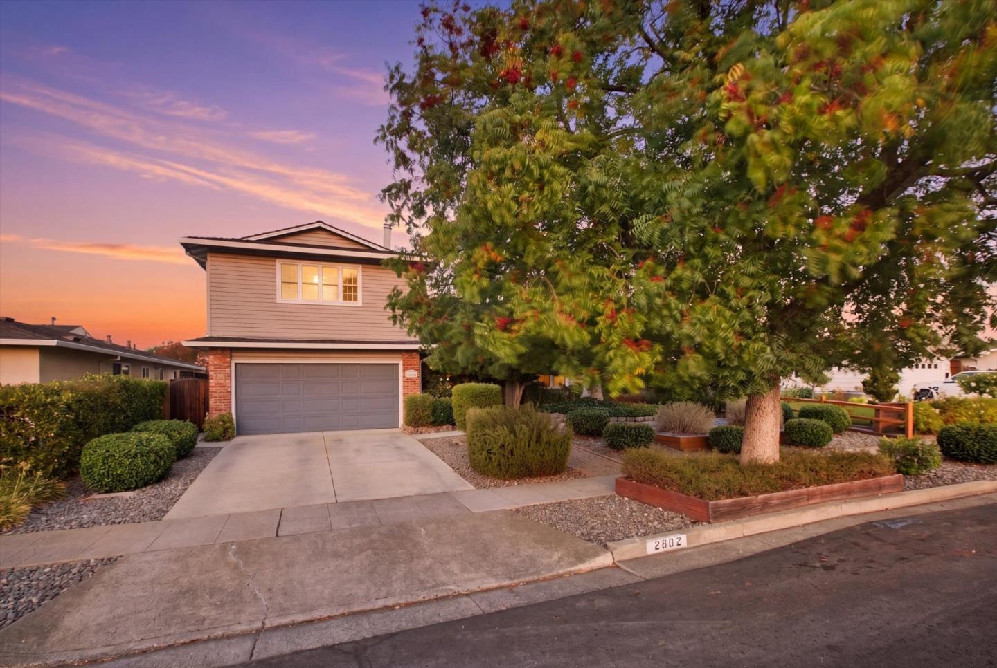 2802 Theresa LN