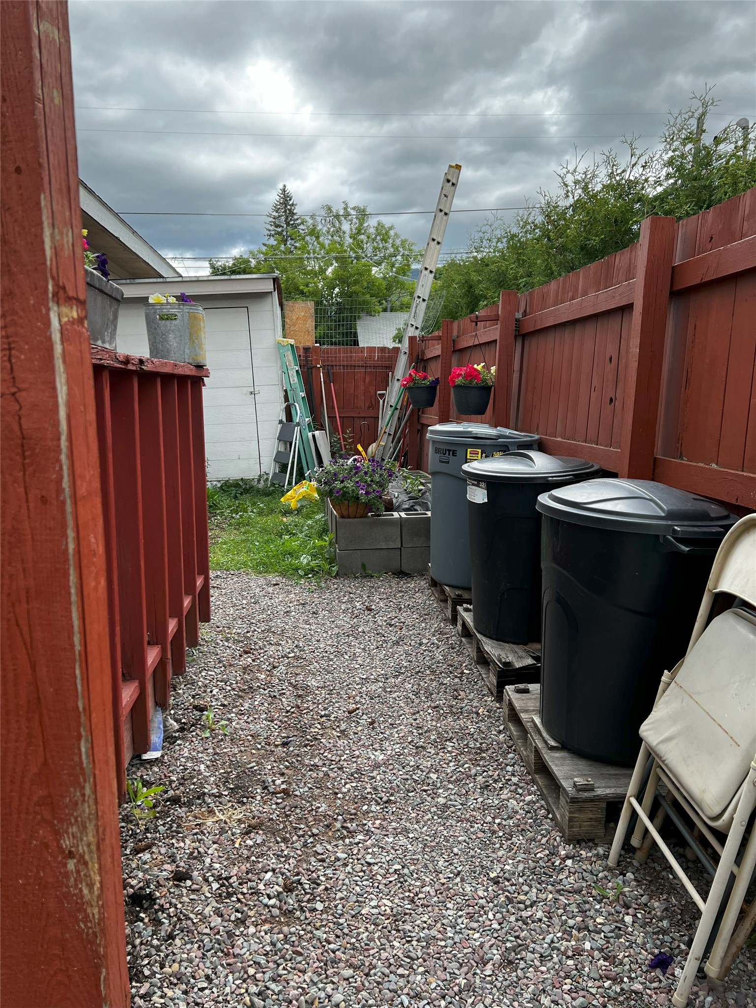 227 & 229 3rd Avenue W