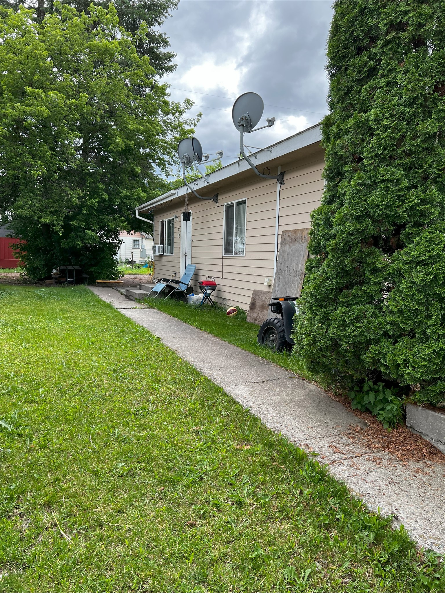 227 & 229 3rd Avenue W