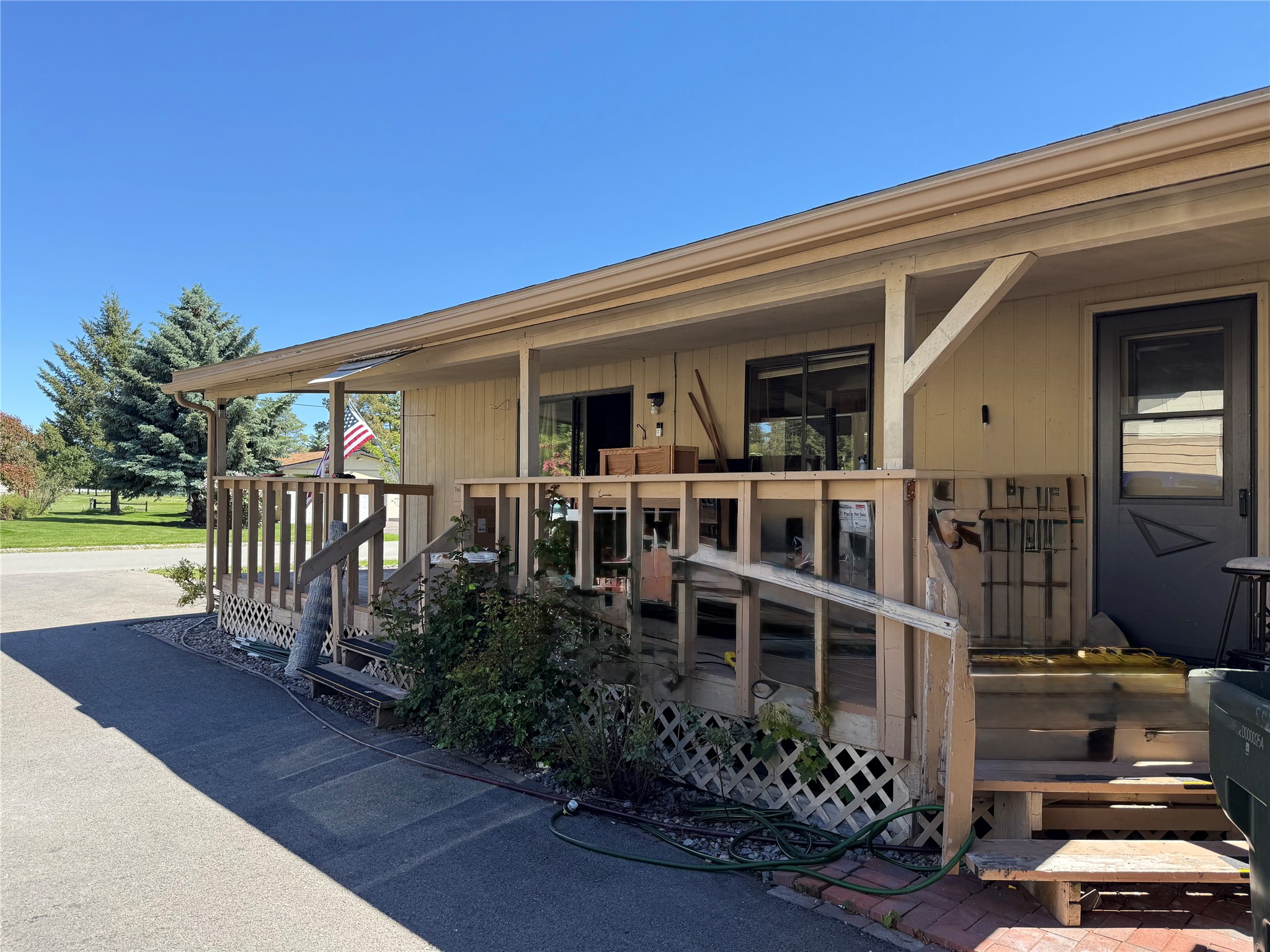 129 W Nicklaus Avenue