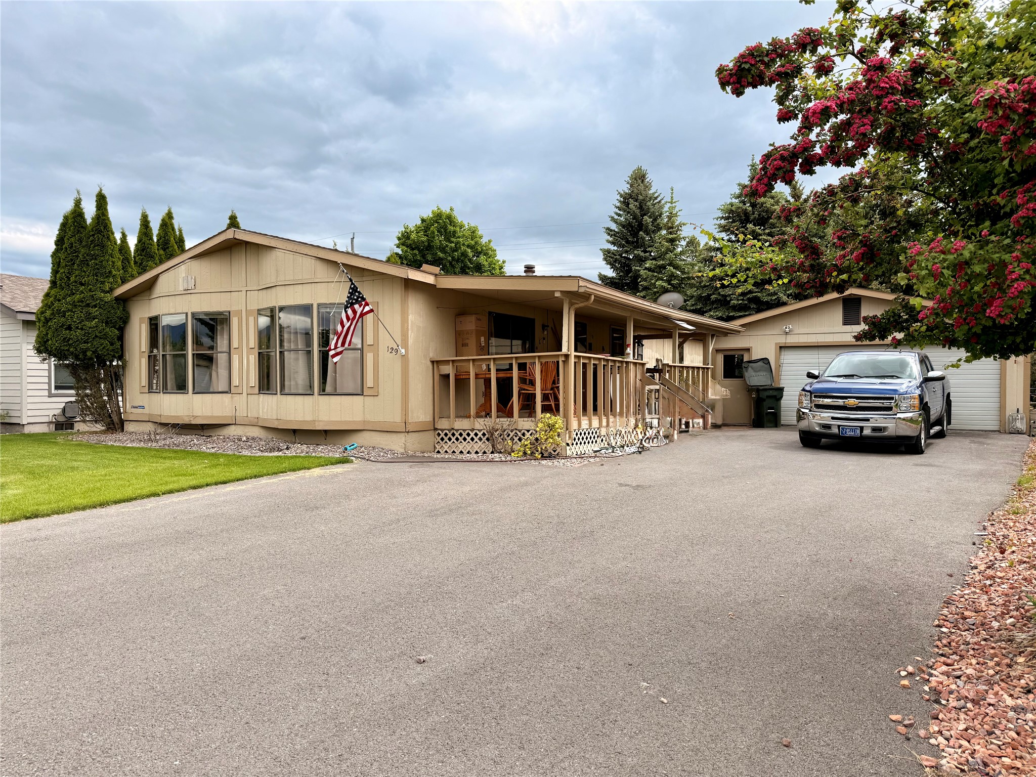 129 W Nicklaus Avenue