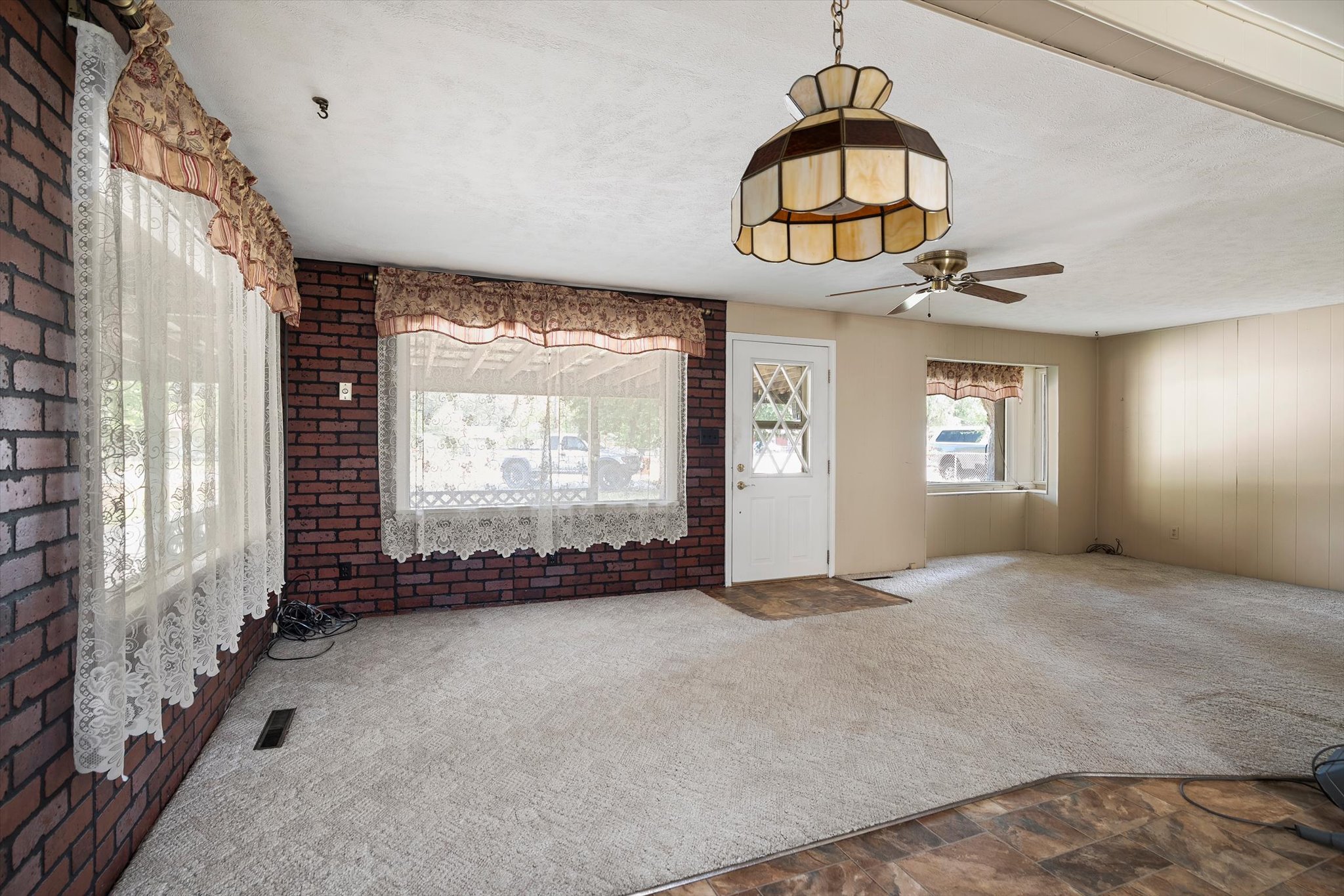 1506 4th Avenue W