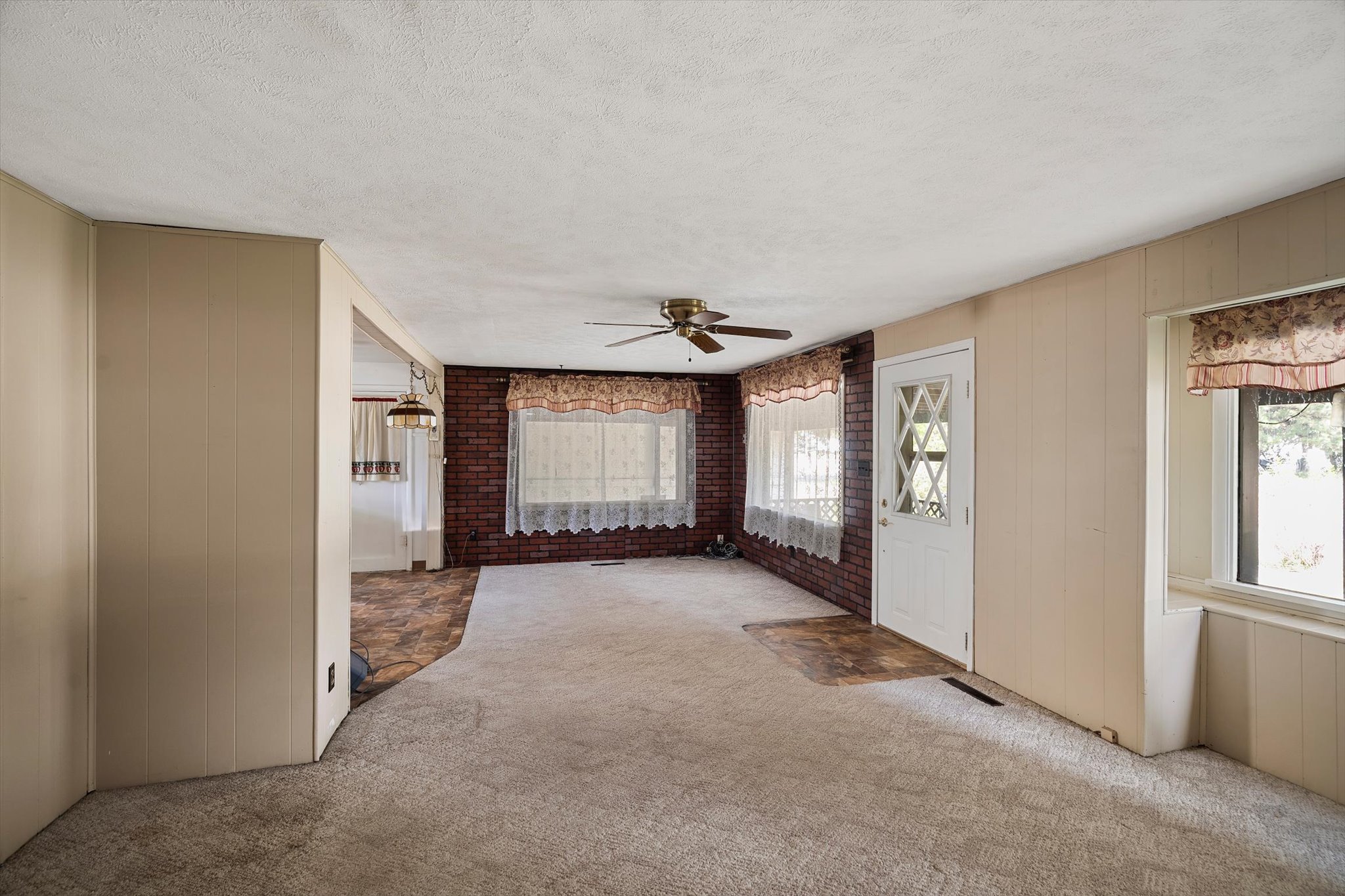 1506 4th Avenue W