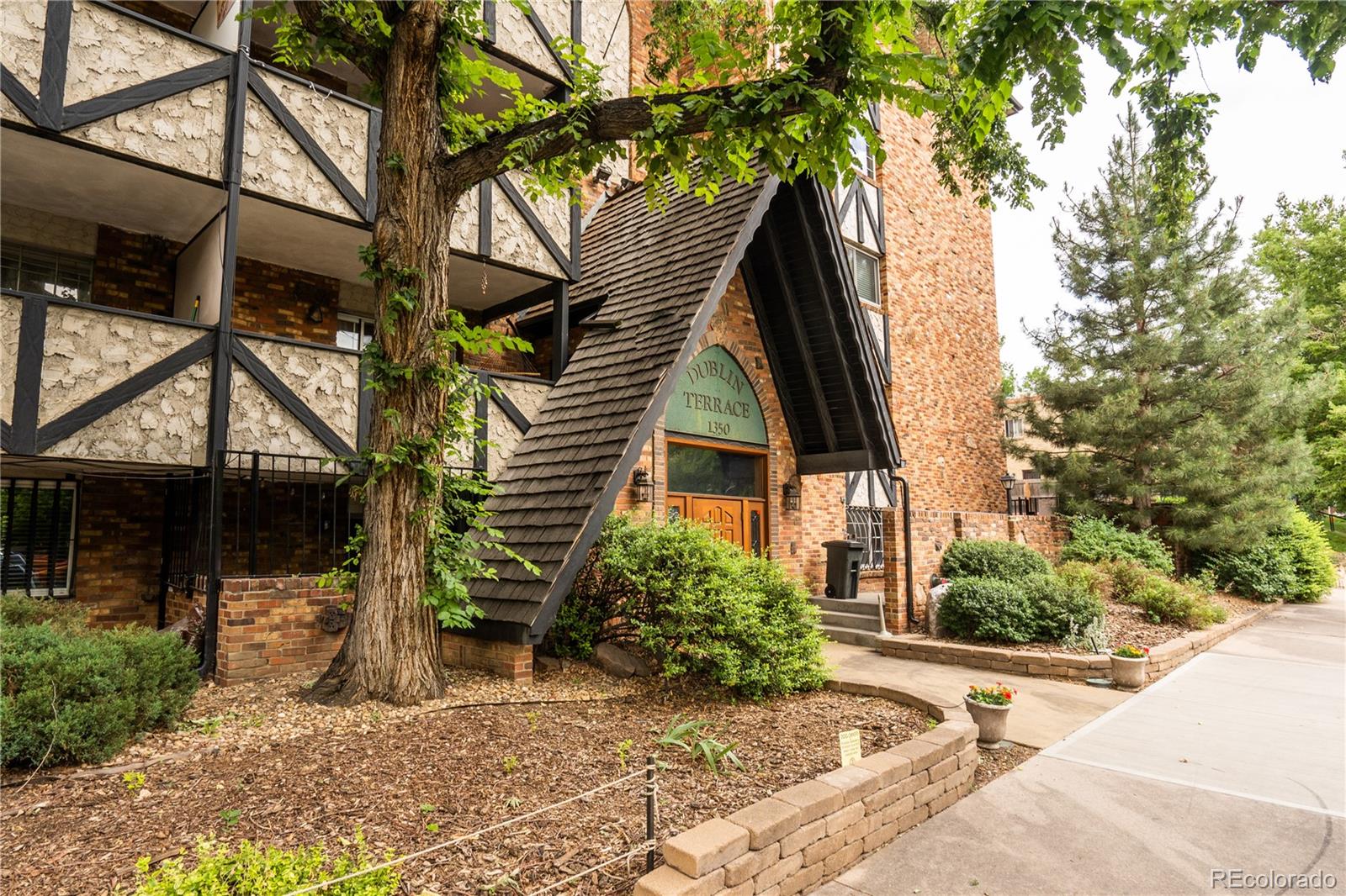 1350 Josephine Street Unit: 101