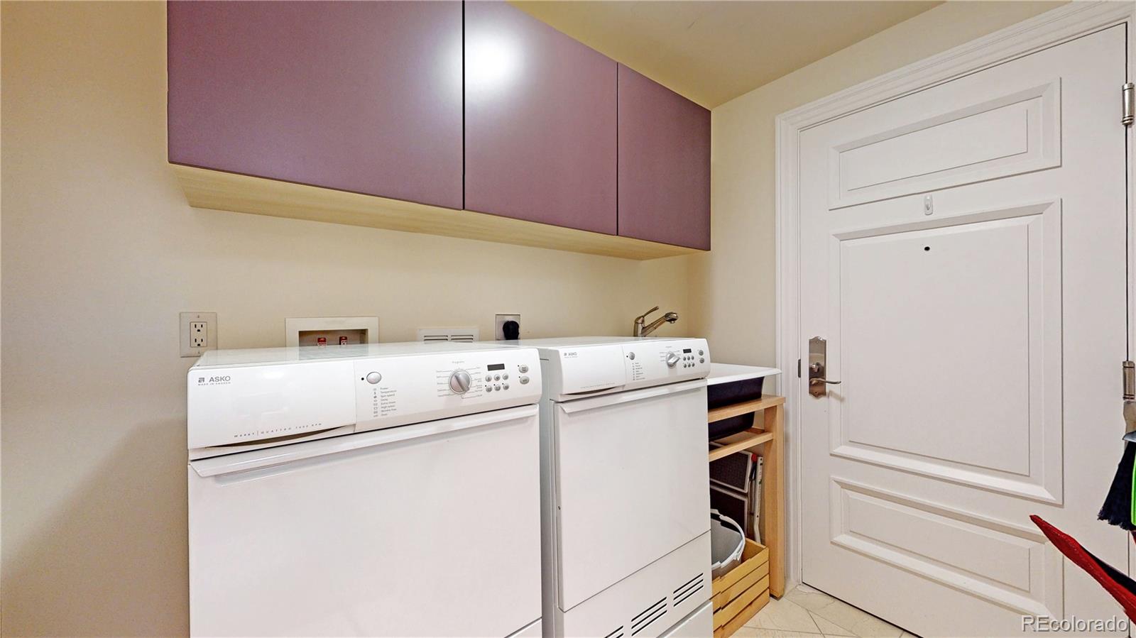 1891 Curtis Street Unit: 1613a