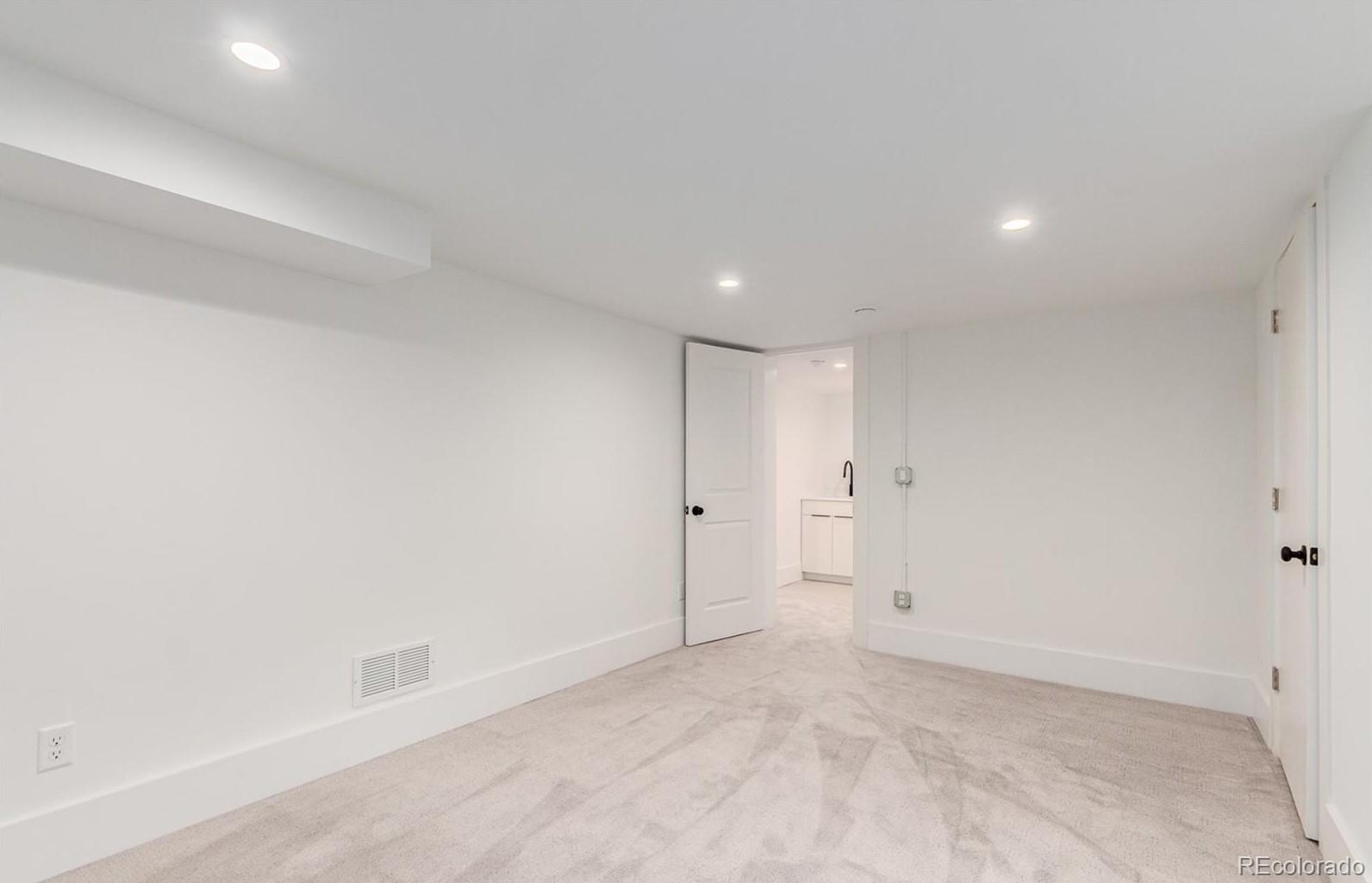 2054 N Emerson Street