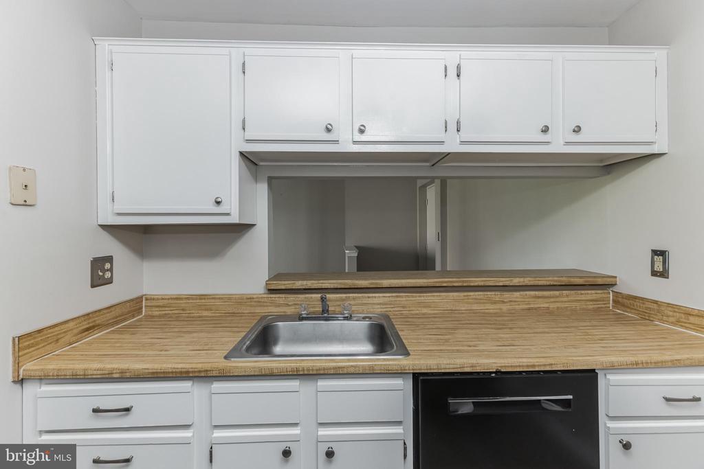 208 Water Fountain Ct #203