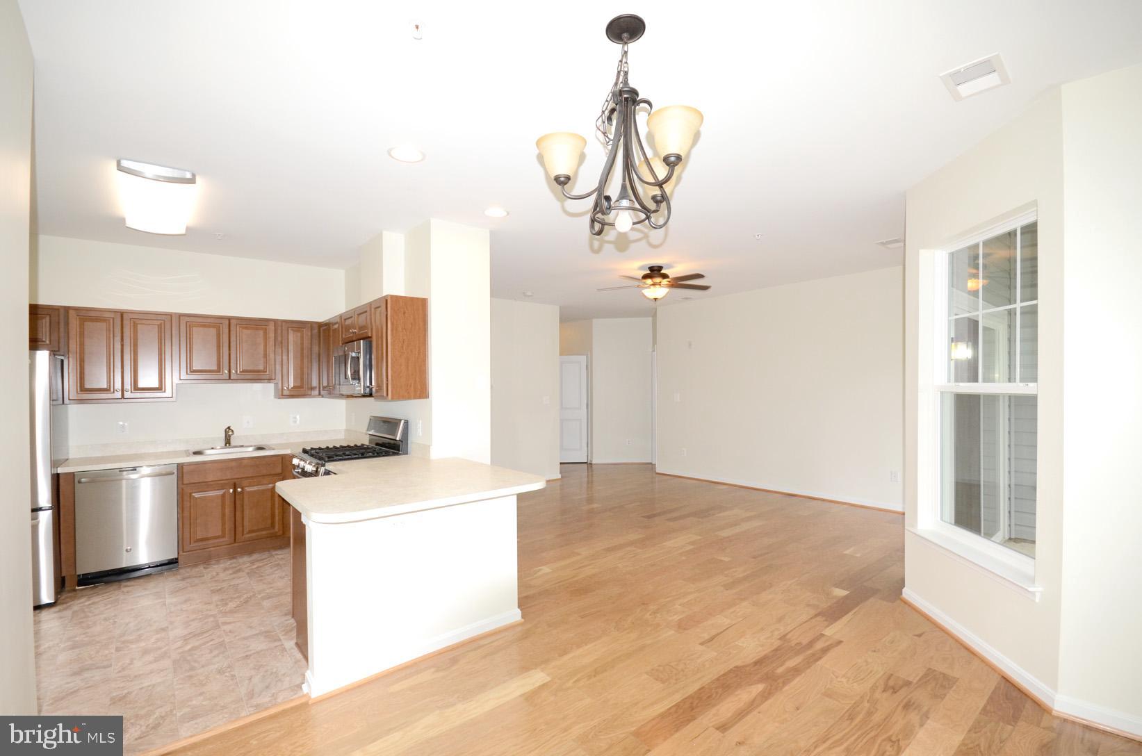 3527 PINEY WOODS PLACE H002