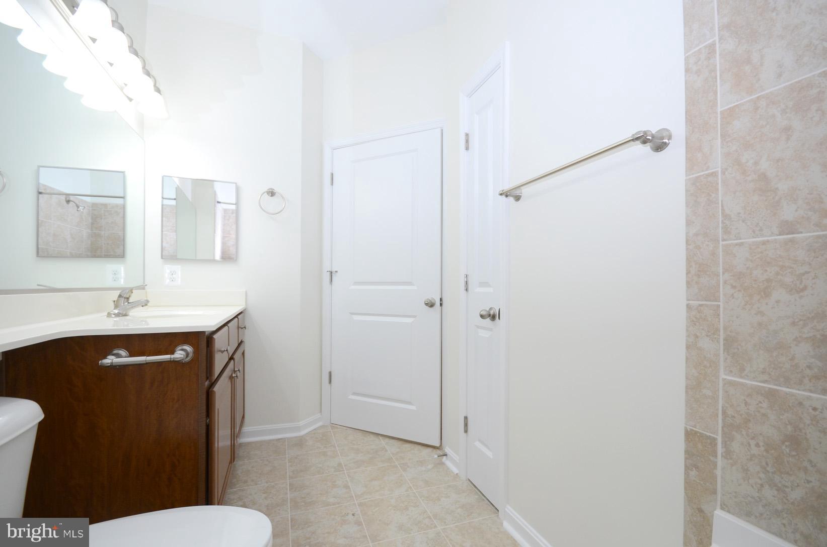 3527 PINEY WOODS PLACE H002