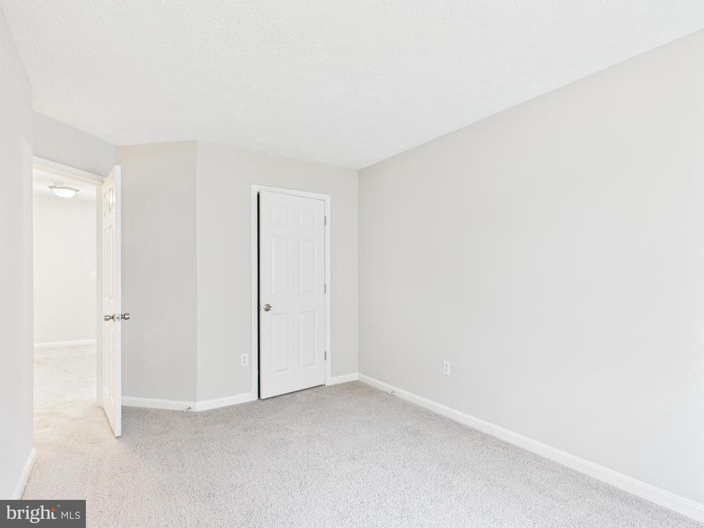 8067 BROOKSTONE COURT 100