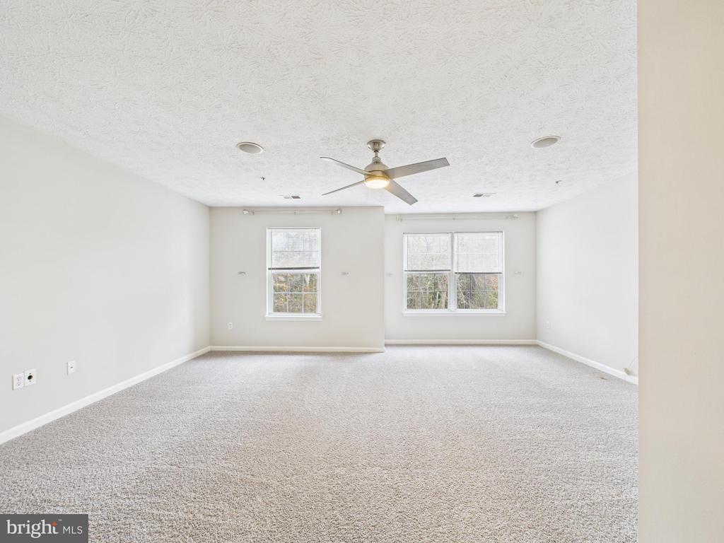 8067 BROOKSTONE COURT 100