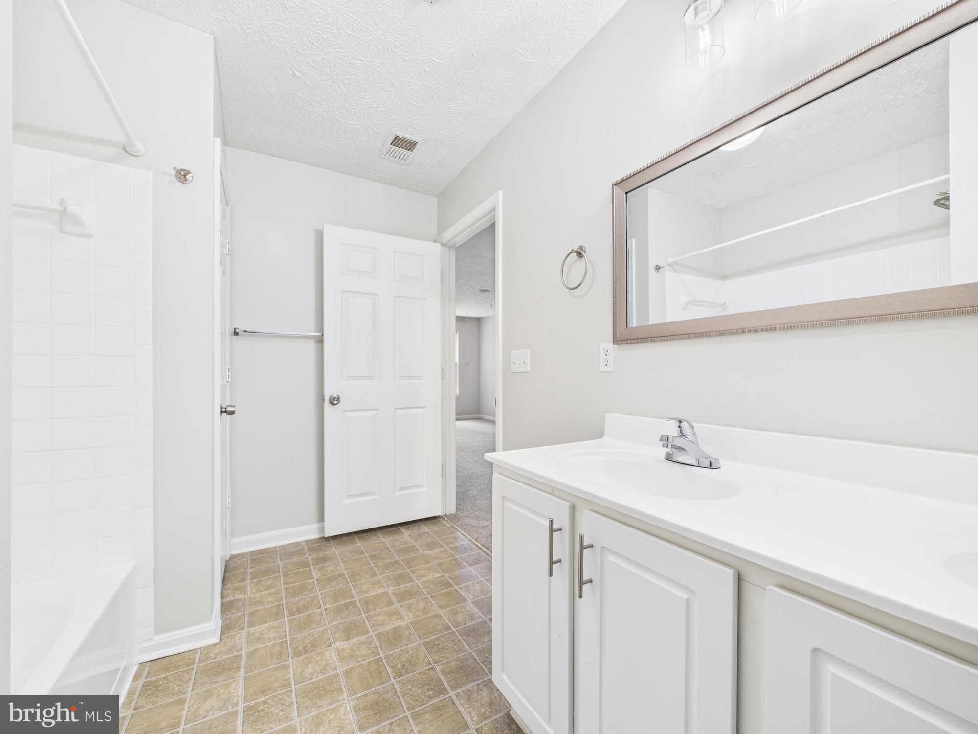 8067 BROOKSTONE COURT 100