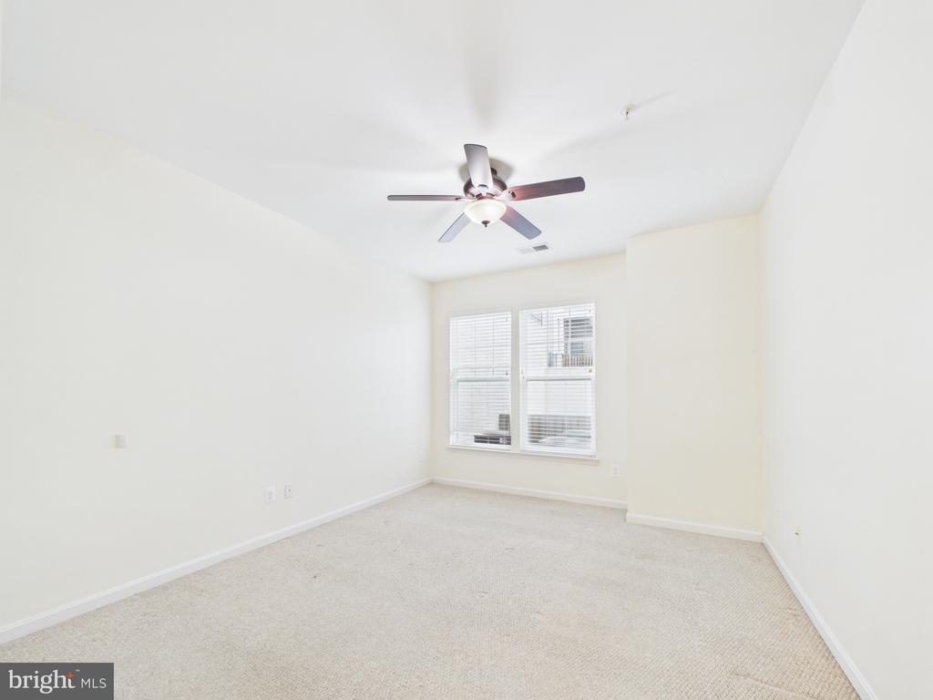 3527 PINEY WOODS PLACE H002