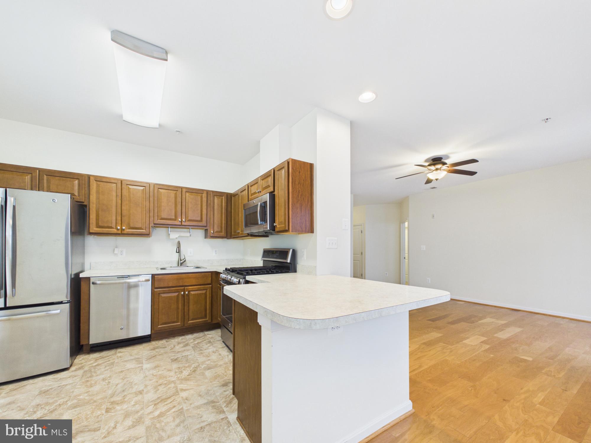 3527 PINEY WOODS PLACE H002